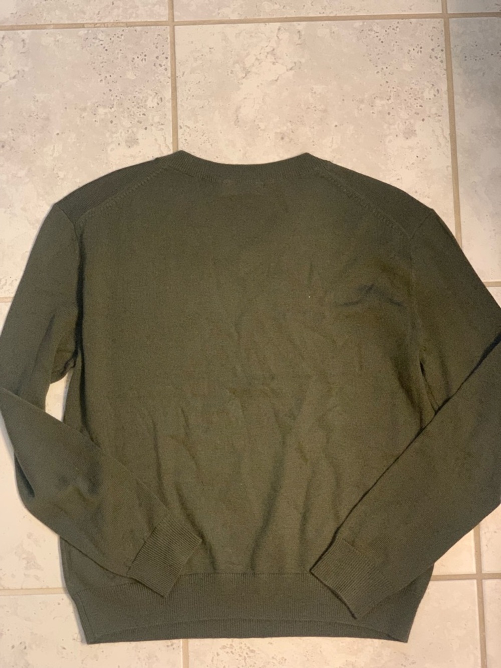 Aritzia | V-Neck Olive Green Merino Wool Knit Sweater | Sz XS (Fits like S/M) - Picture 3 of 9